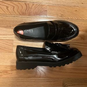 Women’s Shiny black loafers NWT